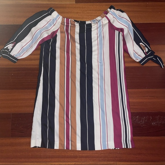 Women’s dress - Picture 1 of 3